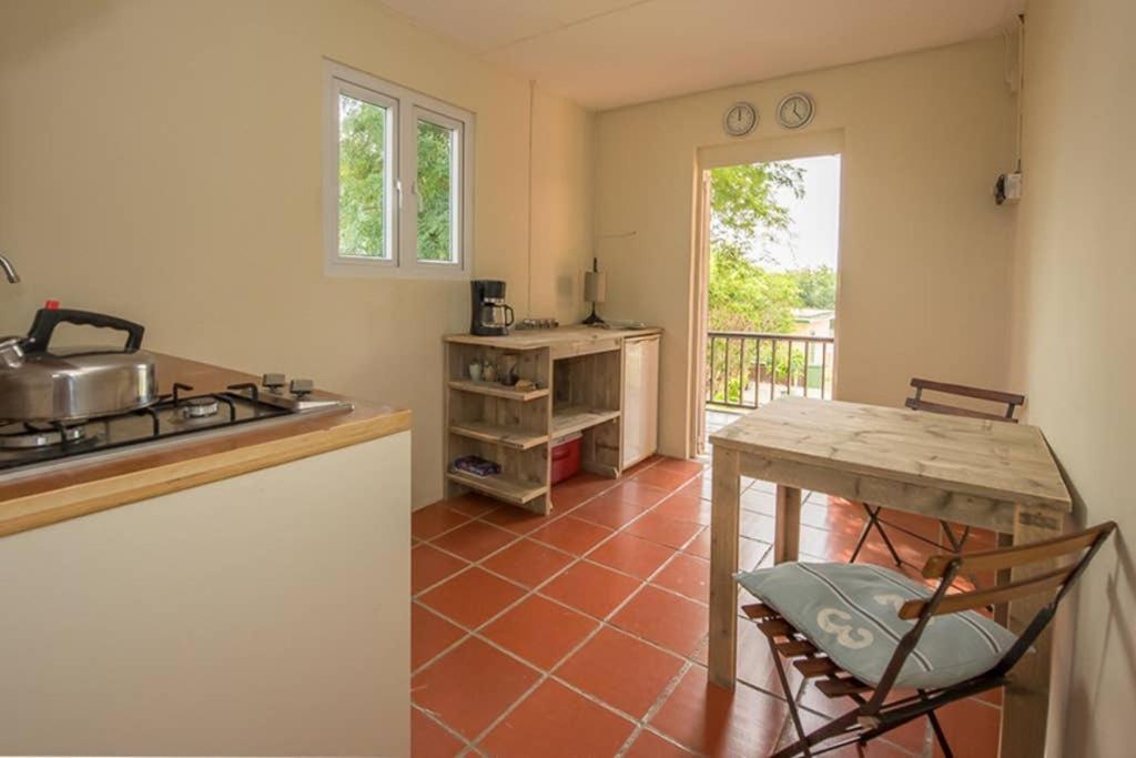 Smileys Apartment And Car Rental Виллемстад Экстерьер фото